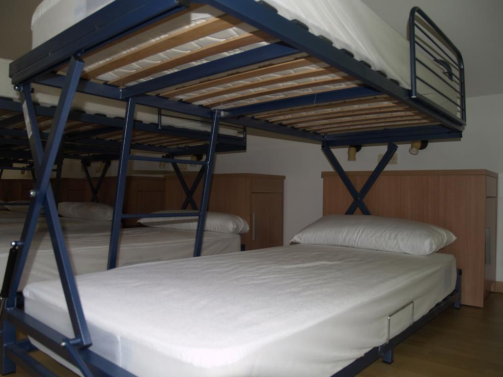 Albergue De Yebra Yebra de Basa 部屋 写真