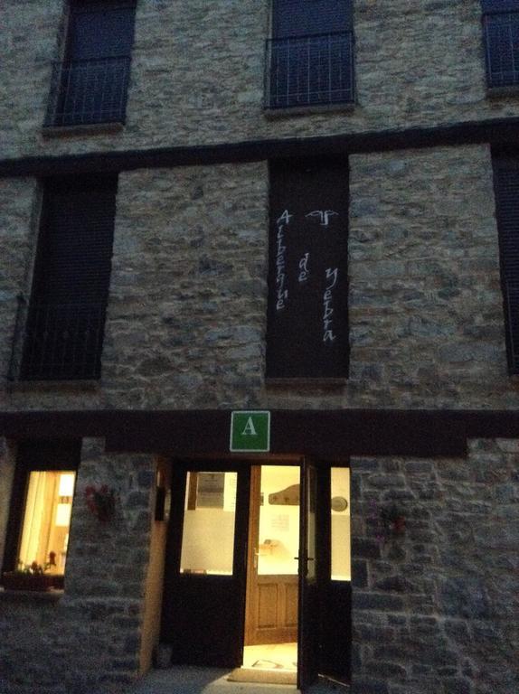 Albergue De Yebra Yebra de Basa エクステリア 写真